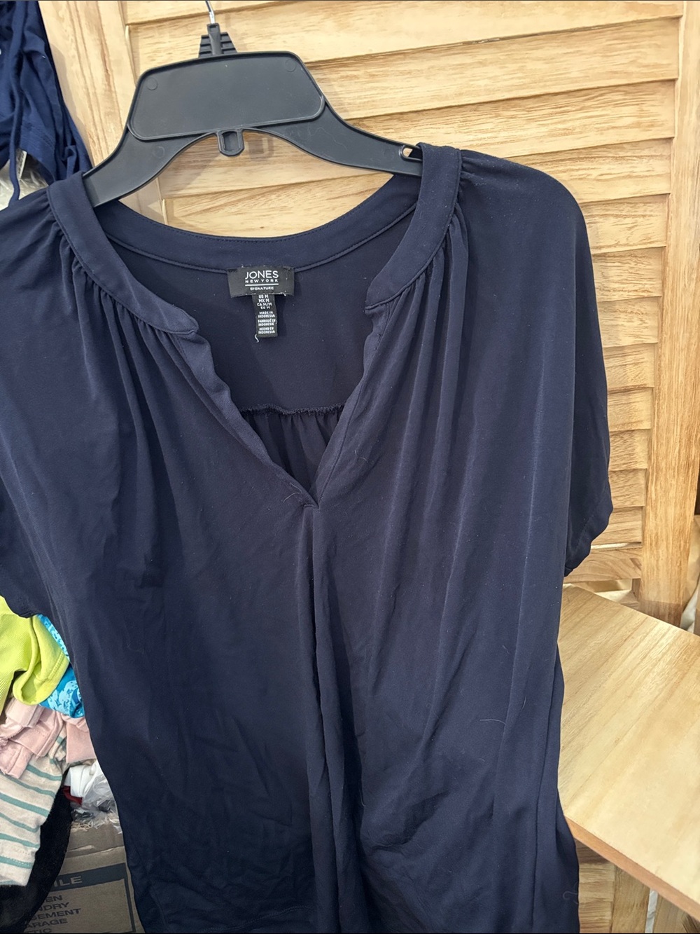 Jones New York Short Sleeve V-Neck Blouse Medium